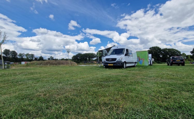 Sprinter XXL a wonderful compact camper with lots of space!