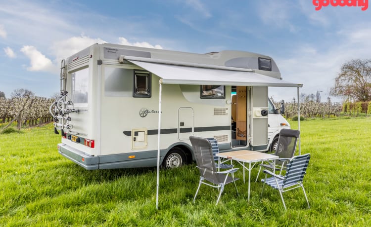 Mercedes Karmann Ontario - camping-car familial pratique