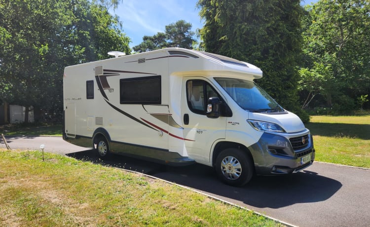 Roller Team – 6 berth, 6 belt Luxury Motorhome, Autoroller, low profile, new shape