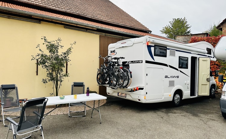 Moby – Abenteuerlicher und VOLLSTÄNDIG ausgestatteter Camper + Sonnenmarkise + Klimaanlage