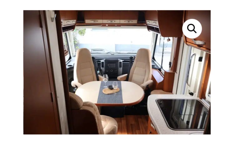 Golden Moments Getaway – Royale chique Hymer voor twee personen, liner for two, automaat