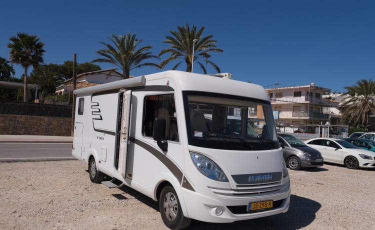 Spacious, luxurious and very comprehensive Hymer for a carefree holiday