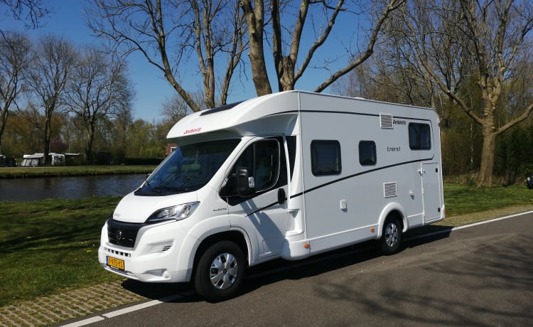 Camping-car 2 personnes Dethleffs Trend 6717EB (lits simples)