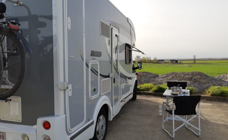 2p Chausson semi-integrated uit 2013