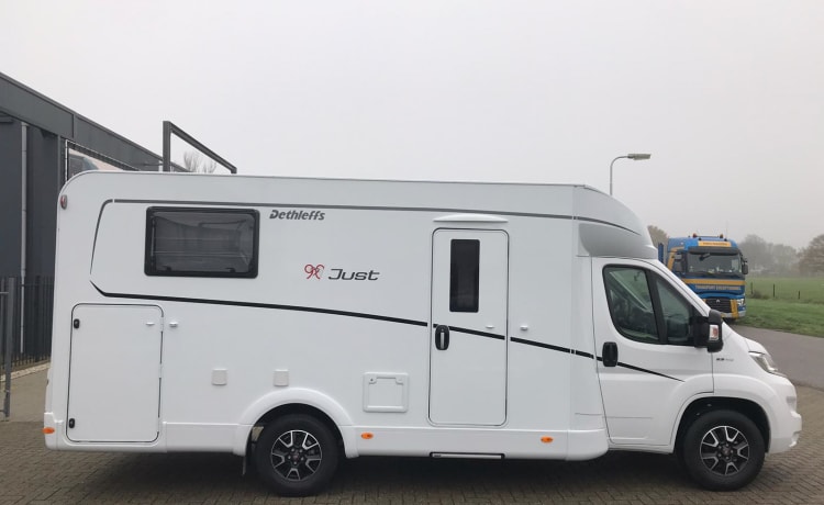 Just T6812 – Dethleffs motorhome for 2 persons