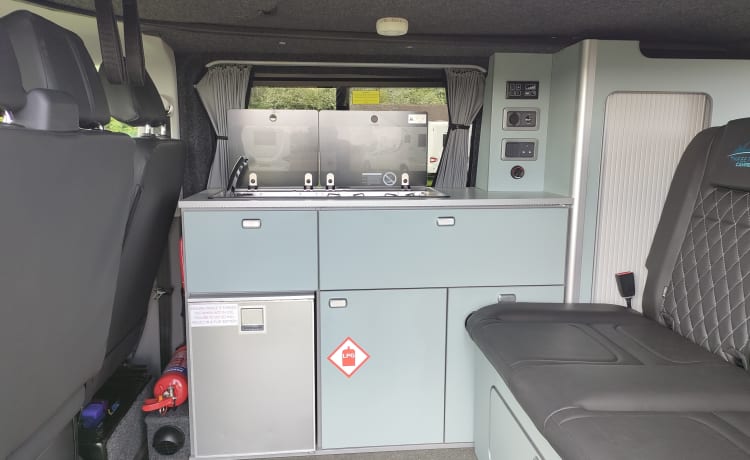 Frankie – 4 berth Volkswagen campervan from 2020