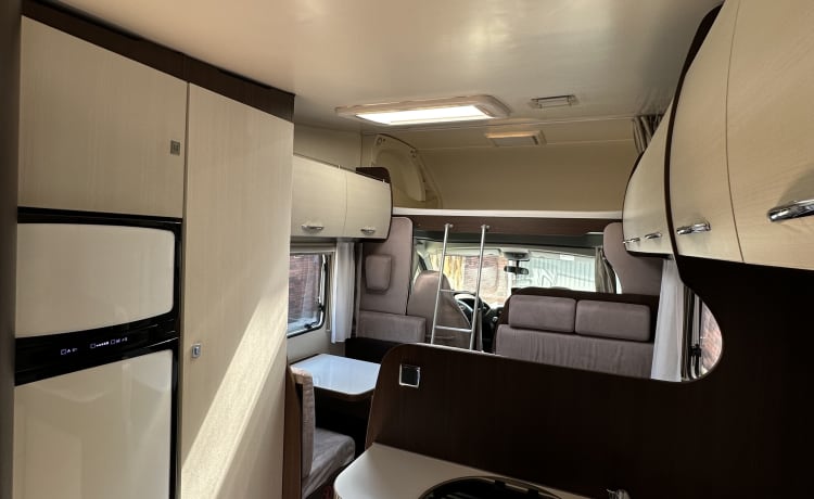 Camper Diem Familia 6 – 6p Benimar alcove from 2015