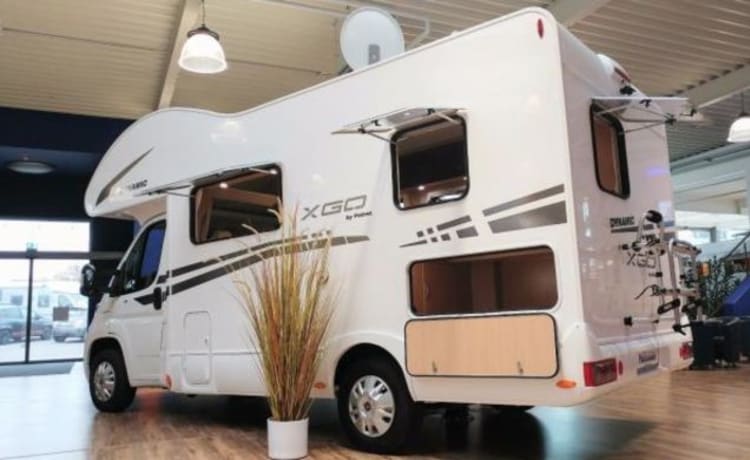 A-type – Jeune camping-car compact ; très entièrement équipé