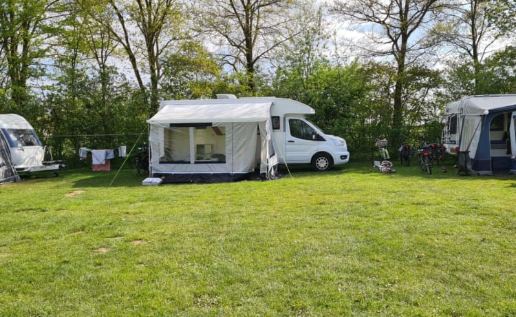 Camper Bolletje – Luxe 4p Roller Team semi-intégré à partir de 2020