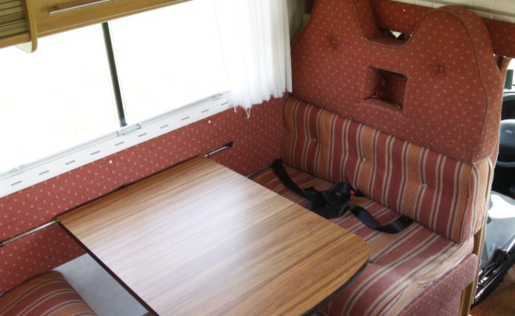 Spacious family camper Rimor NG8