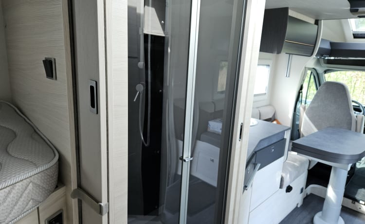 T-277-GP – Chausson 777GA Automatic Titanium Premium very luxurious, km free!