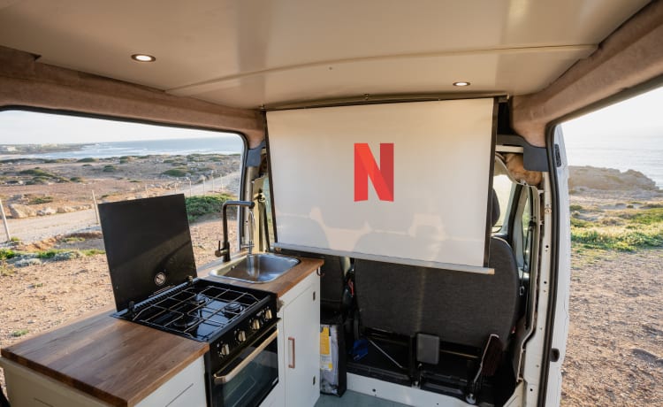 Ocean Breeze – Moderner netzunabhängiger Campervan mit Backofen, Boiler, Nespresso und Solarenergie