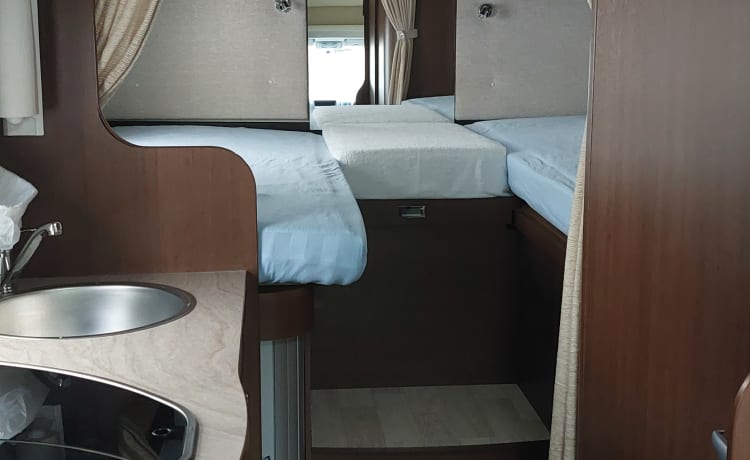 ci elliot 85p – Camper with 2 single beds and air conditioning on the engine and kilometers free