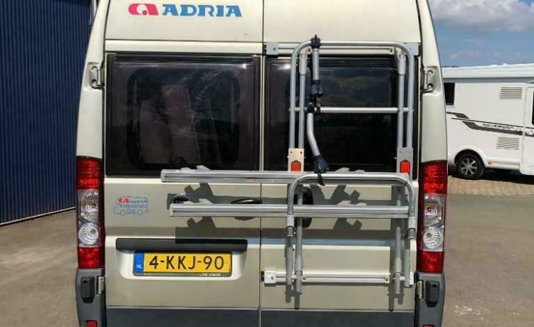 Lets go, life is too short – 2p Adria Mobil 600 Bus Camper von 2008