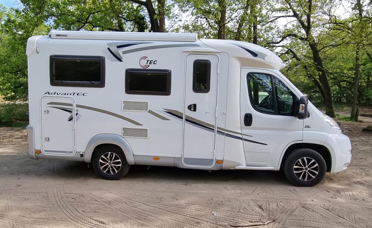 COMPACT Traveller – Compacte luxe camper voor 2 a 3 personen