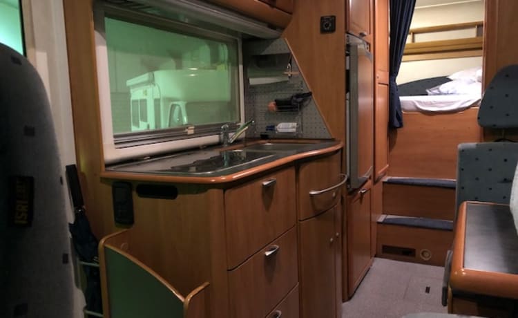 6 persoons hymer – Delizioso camper integrale (Hymer) con un sacco di spazio per 6 persone