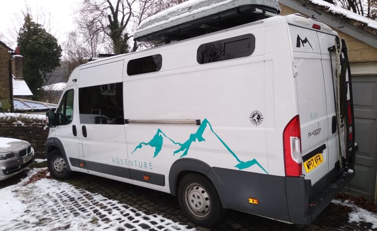 Scout – Fiat Ducato Family Adventure Campervan - 4 Reisesitze, Schlafplätze 4-6