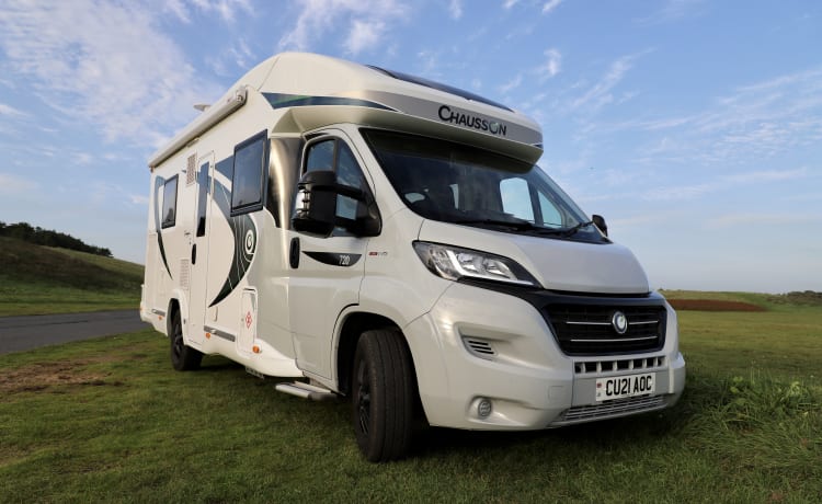 Morris the Motorhome – 5 berth Chausson semi-integrated from 2021