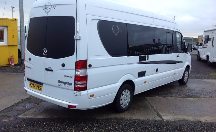 Marcia Merc – 4 berth Mercedes-Benz Sprinter Spacious Van 