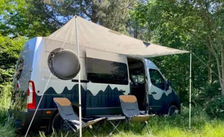 Off-grid campervan 'Flupke' (150hp)