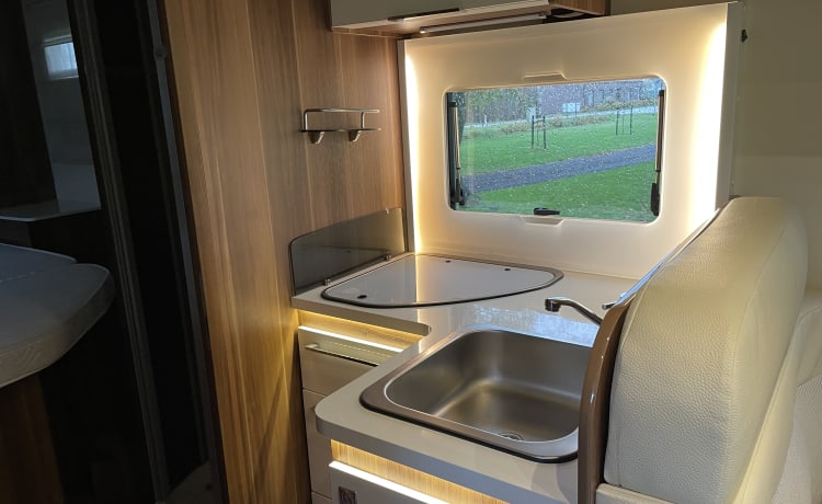 Roller Team 4 person spacious and luxurious camper