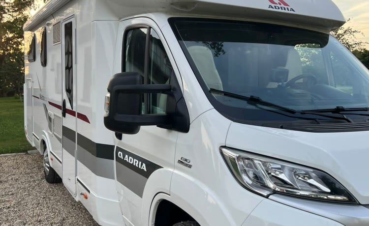 Droomcamper – New! Dream camper 5p Adria Mobil integrated from 2015