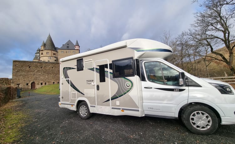 Bella casa mobile Chausson completamente attrezzata per 2 persone