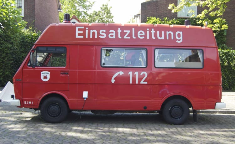 Ancien véhicule de commandement des pompiers allemands de 1984.