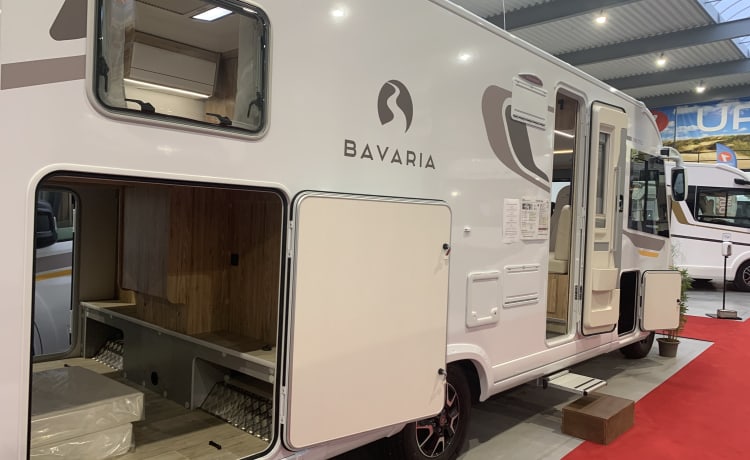 Nuovo camper di lusso completamente attrezzato in affitto