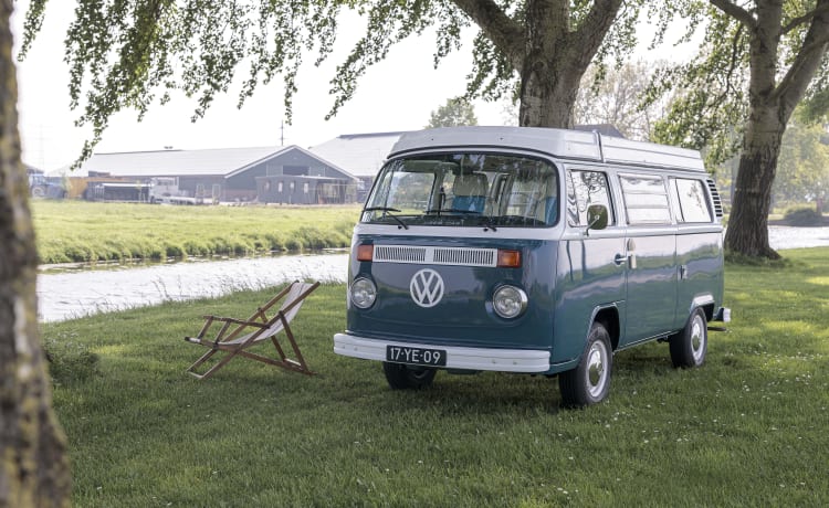 Corrie – 4p Volkswagen campervan uit 1975