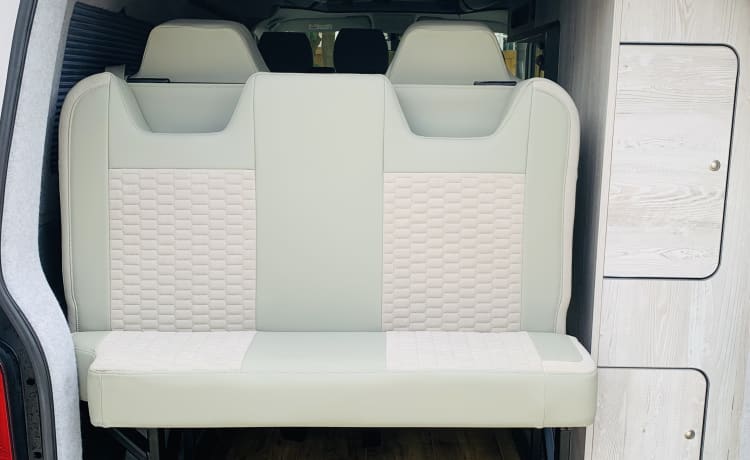 Boris – Lusso 4 posti letto VW Camper T6 con Pop Top