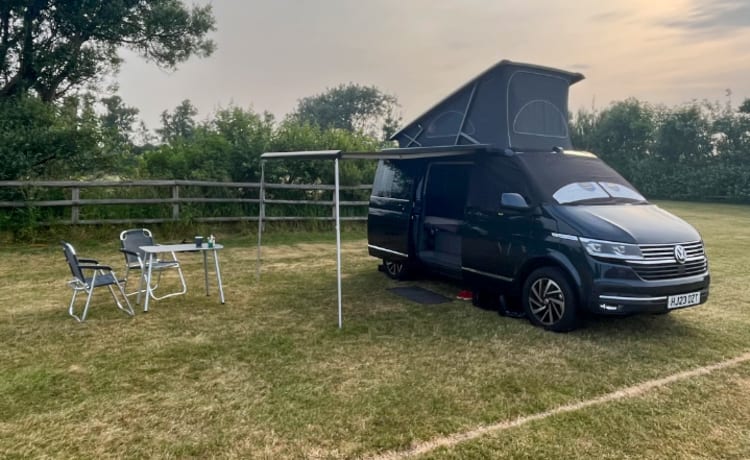 Coastal Van Ventures – 4-persoons Volkswagen camper uit 2023