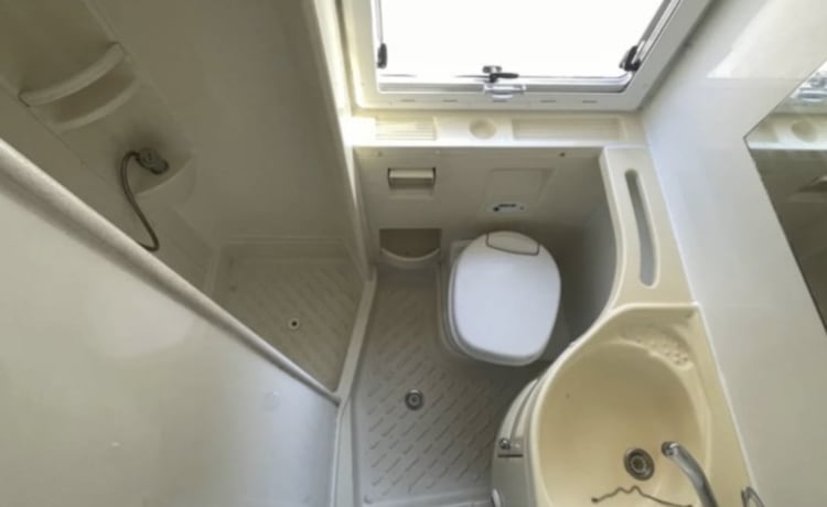 6 berth Ford semi-integrated from 2005