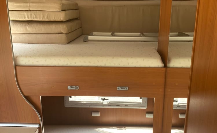 6-8 p Fiat alcove spacious family camper