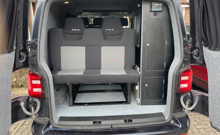 Jeeves – „Jeeves“ 4-Bett-Volkswagen-Wohnmobil aus dem Jahr 2018