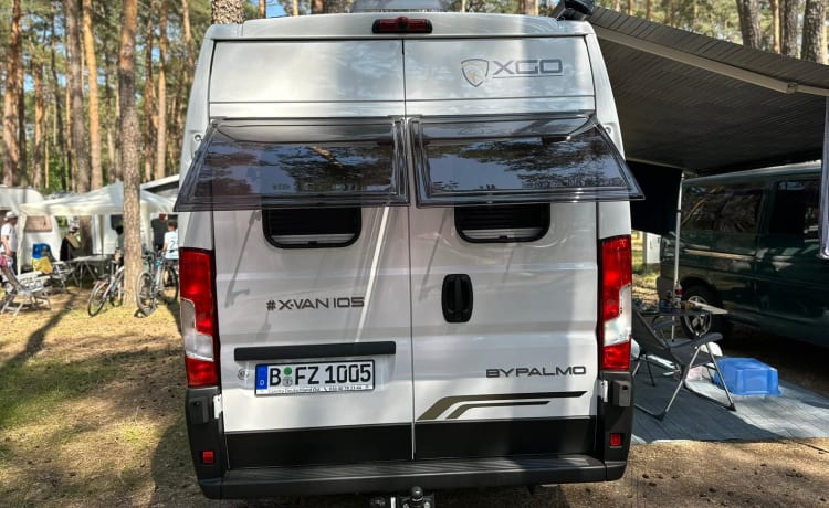 Berlin – The compact panel van with 4 sleeping places