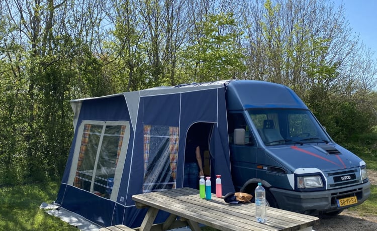 De Walvis – Een echte zelfbouwcamper - volledig nieuw interieur!