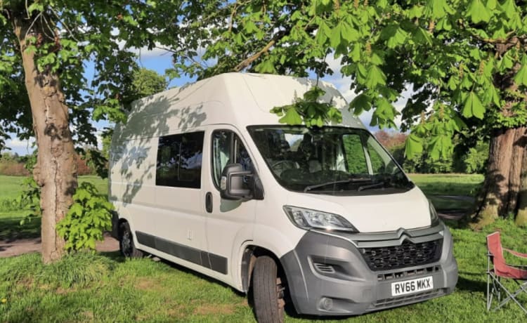 The Camper Salon – 3 berth Citroën campervan from 2006