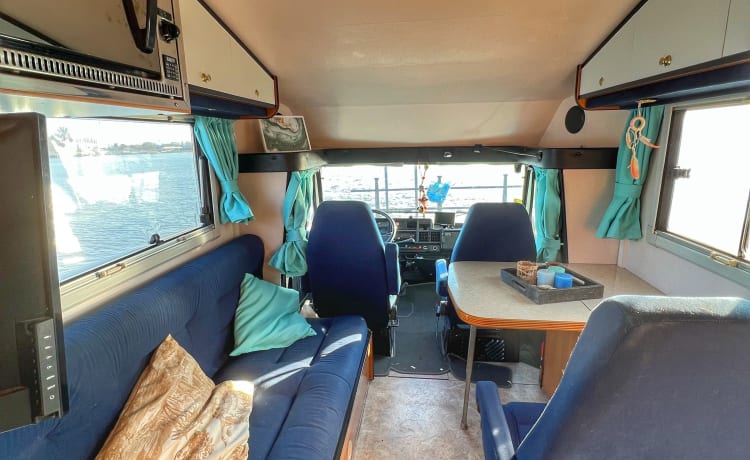 Walter  – Comfortabel op reis in deze ruime & gezellige camper! 