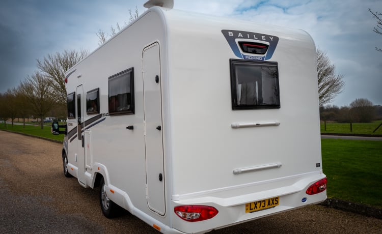 (MH003) 2023 Luxury 6 berth Bailey Adamo 754 DL Automatic