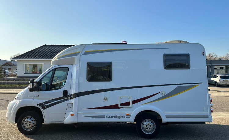 Camping-car hors réseau semi-intégré Sunlight 3p