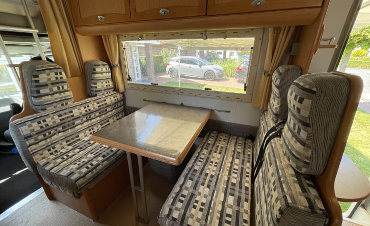 Visma Voiture – Cozy camper with bunk bed