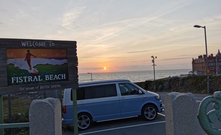 Penelope – Luxury VW T6 4 berth Campervan