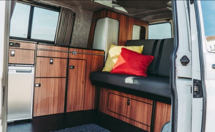 Barbarella – Gezellige VW T5-camper met 4 slaapplaatsen