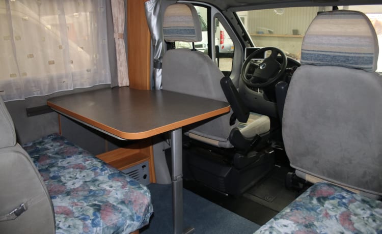 BEAUTIFUL SPACIOUS CAMPER