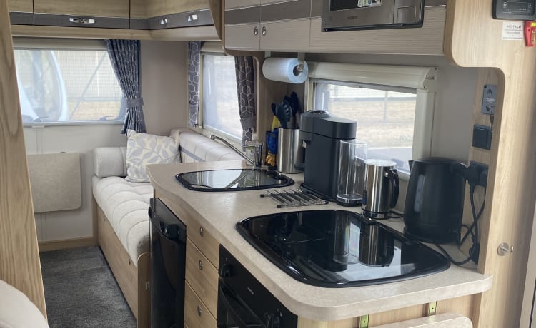 FUN BUS :0) – Large 6 berth Family Motorhome