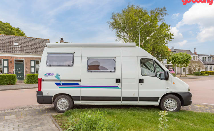 2p Peugeot campervan uit 2003