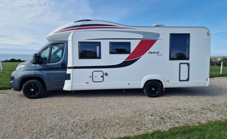 Betty – Camping-car allemand haut de gamme pour le plaisir de toute la famille !