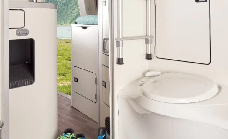 Camper compatto Westfalia Ford Nugget PLUS Automatico CON WC