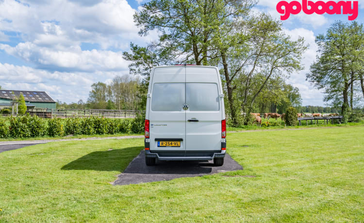 Fluistercamper – VW Crafter 100% électrique, 2 personnes, intérieur 2023